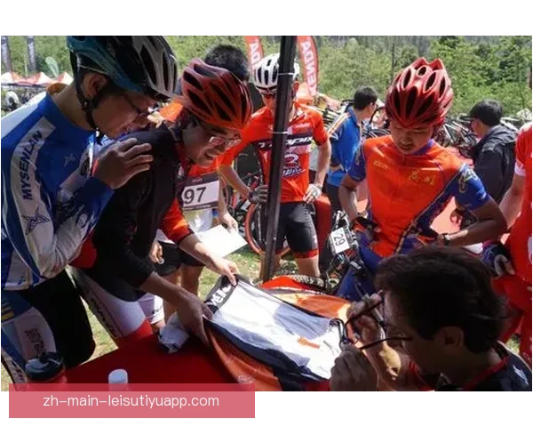 阿古雷利与格林达维克激战平局赛况分析与赛事回顾